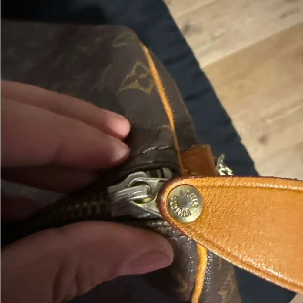 Louis Vuitton Brown and Tan Monogram Duffel Bag - Picture 9 of 11